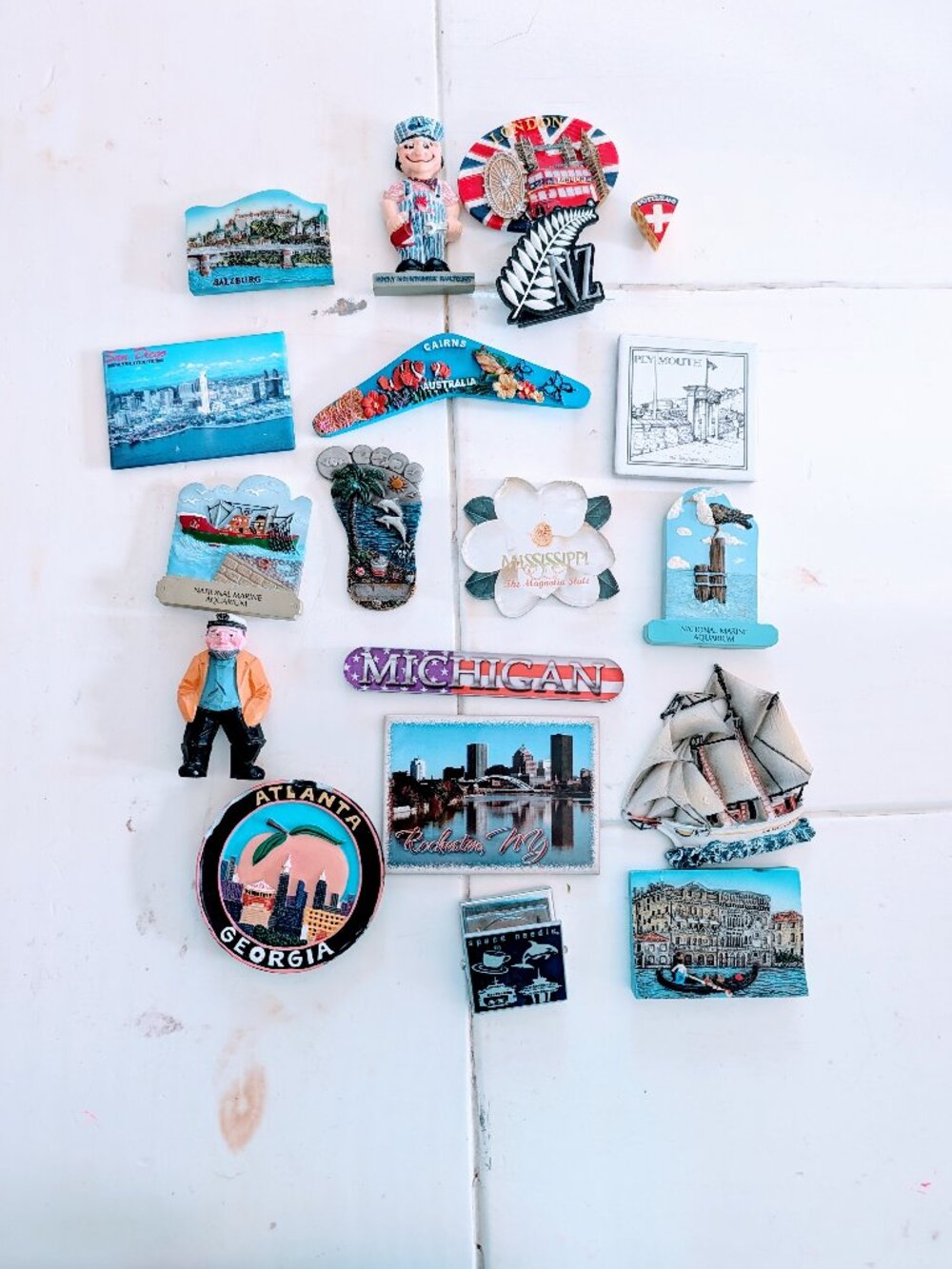 Lot of 19 VTG Travel Souvenir Refrigerator Magnets Landmarks States World Spots